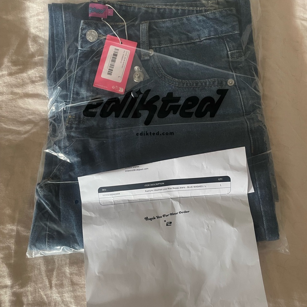 Edikted Raelynn Washed Low Rise Jeans - Blue Washed - Picture 6 of 7